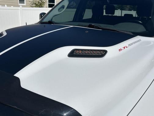 Bright White Clearcoat 2019 RAM 1500 Classic Warlock Crew Cab 4x4 5'7' Box