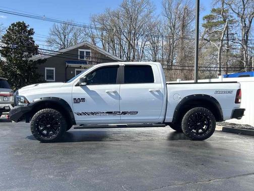 Bright White Clearcoat 2019 RAM 1500 Classic Warlock Crew Cab 4x4 5'7' Box