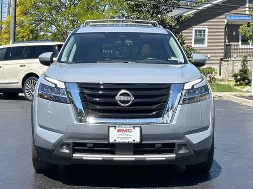 Boulder Gray Pearl 2022 Nissan Pathfinder Platinum 4WD