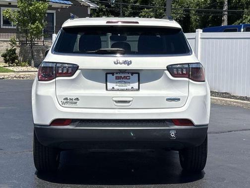 White Clearcoat 2019 Jeep Compass Latitude
