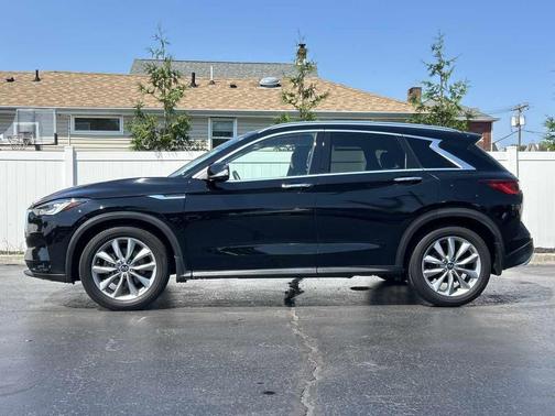Black Obsidian 2022 INFINITI QX50 LUXE AWD