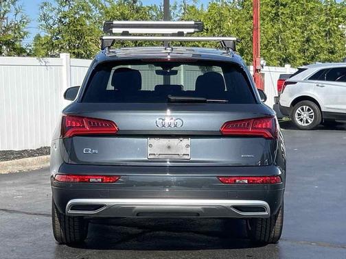 Manhattan Gray Metallic 2020 Audi Q5 45 Premium