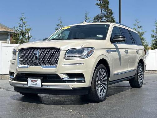 Ivory Pearl Metallic Tri-Coat 2018 Lincoln Navigator Reserve