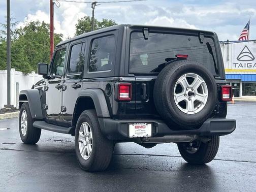 Black Clearcoat 2022 Jeep Wrangler Unlimited Sport
