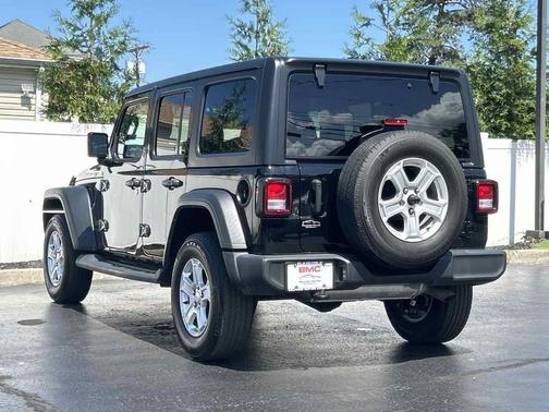 Black Clearcoat 2022 Jeep Wrangler Unlimited Sport