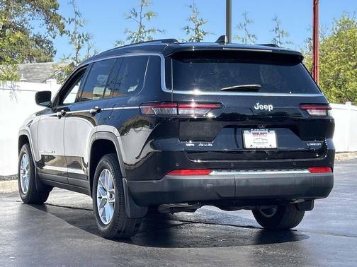 Diamond Black Crystal Pearlcoat 2021 Jeep Grand Cherokee L Laredo