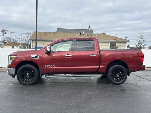2017 Nissan Titan SL