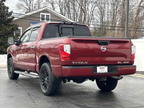 2017 Nissan Titan SL