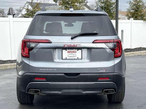 Satin Steel Metallic 2022 GMC Acadia AWD AT4