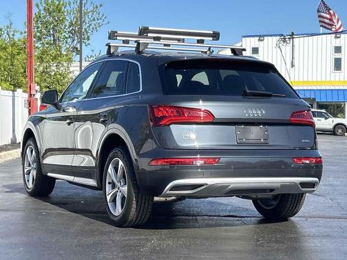 Manhattan Gray Metallic 2020 Audi Q5 45 Premium