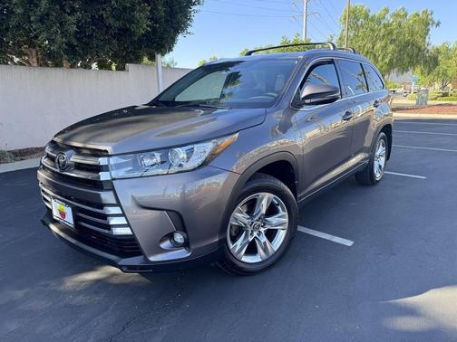 Predawn Gray Mica 2019 Toyota Highlander Limited