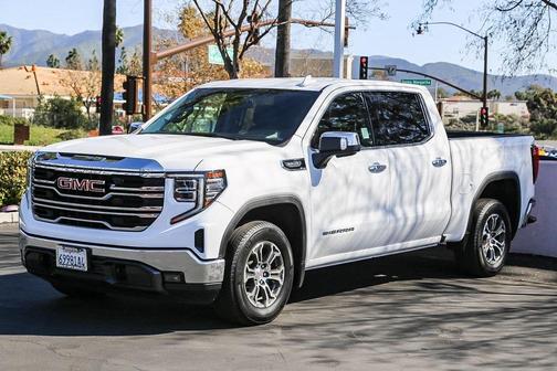 2025 GMC Sierra 1500 SLT
