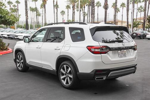 2024 Honda Pilot Touring 8-Passenger