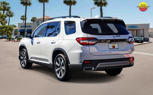 2025 Honda Pilot Touring 8-Passenger