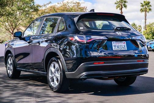 Crystal Black Pearl 2023 Honda HR-V LX
