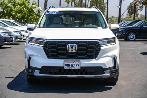 Platinum White Pearl 2025 Honda Pilot Touring 8-Passenger