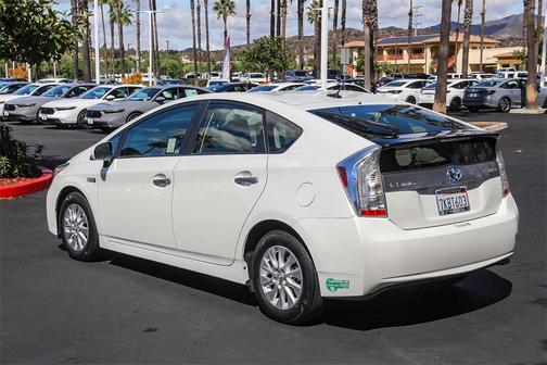 2015 Toyota Prius Plug-in Base