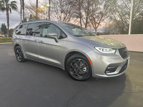 2021 Chrysler Pacifica Hybrid Limited