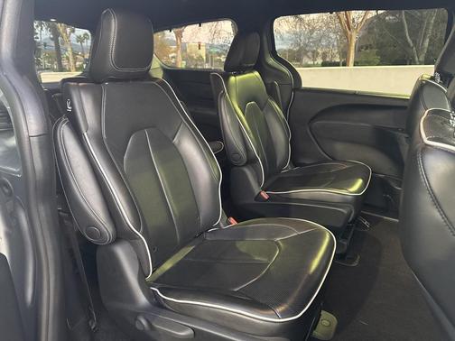 2021 Chrysler Pacifica Hybrid Limited