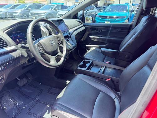 Radiant Red Metallic II 2024 Honda Odyssey Sport