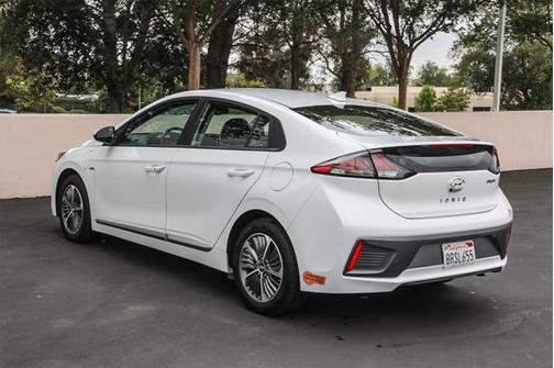 2020 Hyundai IONIQ Plug-In Hybrid SE