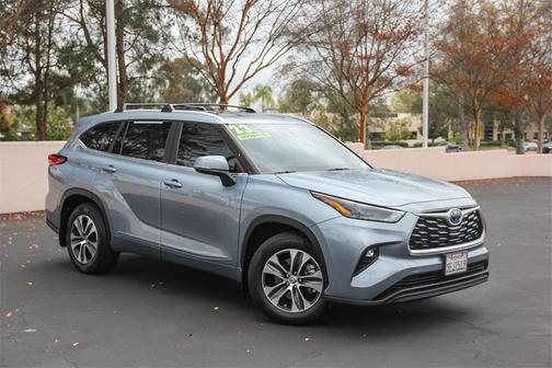 2023 Toyota Highlander Hybrid XLE
