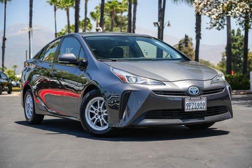 Magnetic Gray Metallic 2019 Toyota Prius LE