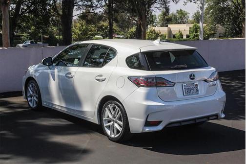 2017 Lexus CT 200h Base
