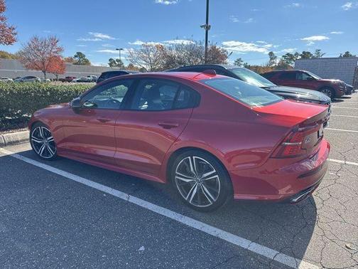 2019 Volvo S60 T6 R-Design