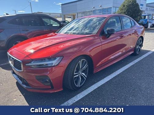 2019 Volvo S60 T6 R-Design