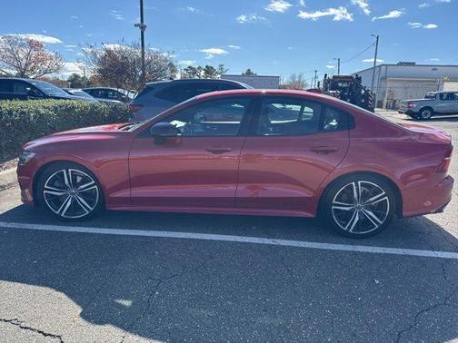 2019 Volvo S60 T6 R-Design