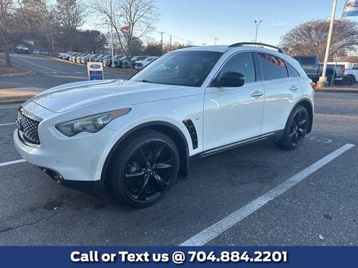 2017 INFINITI QX70 Base