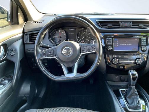 2017 Nissan Rogue Sport SV