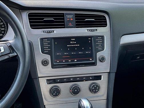 2016 Volkswagen Golf SportWagen TSI SE 4-Door