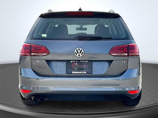 2016 Volkswagen Golf SportWagen TSI SE 4-Door
