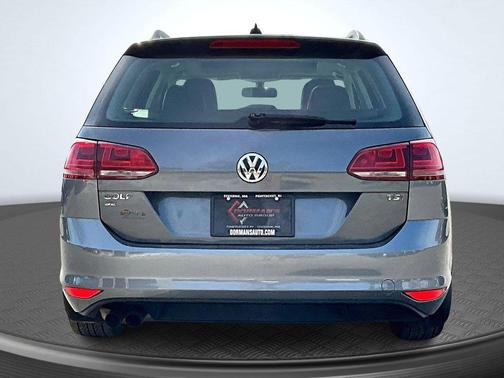 2016 Volkswagen Golf SportWagen TSI SE 4-Door