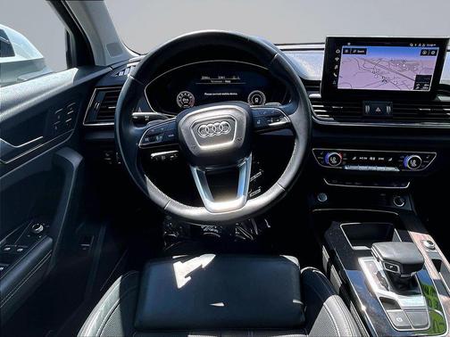 Ibis White 2022 Audi Q5 45 S line Premium Plus