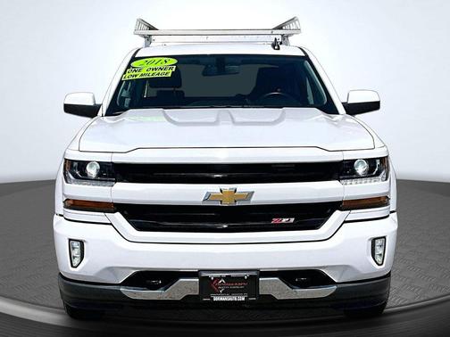 Summit White 2018 Chevrolet Silverado 1500 2LT