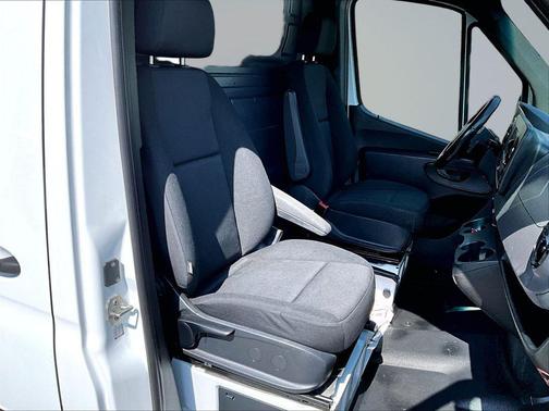White 2022 Mercedes-Benz Sprinter 1500 Standard Roof I4