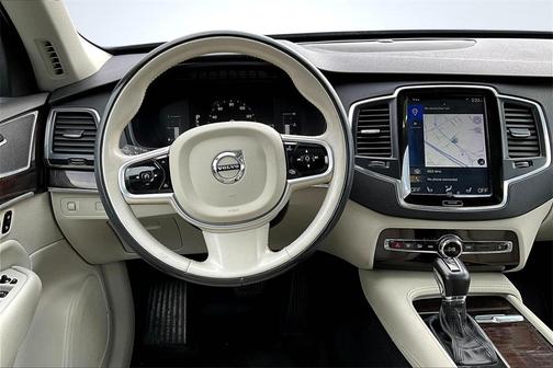 2019 Volvo XC90 T5 Momentum