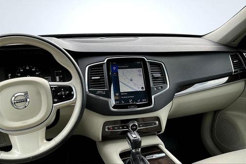 2019 Volvo XC90 T5 Momentum