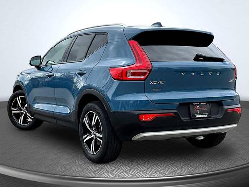 Blue 2023 Volvo XC40 B5 Core