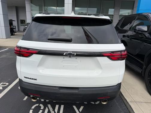 2022 Chevrolet Traverse LS