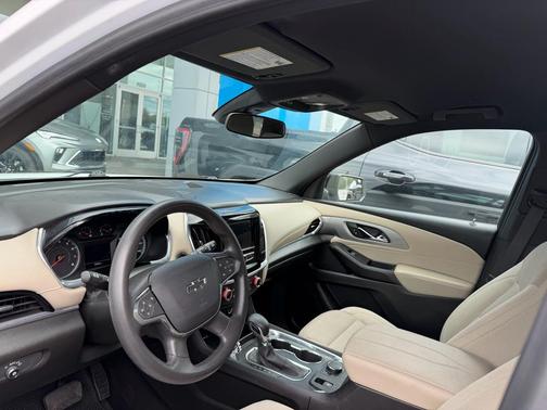 2022 Chevrolet Traverse LS