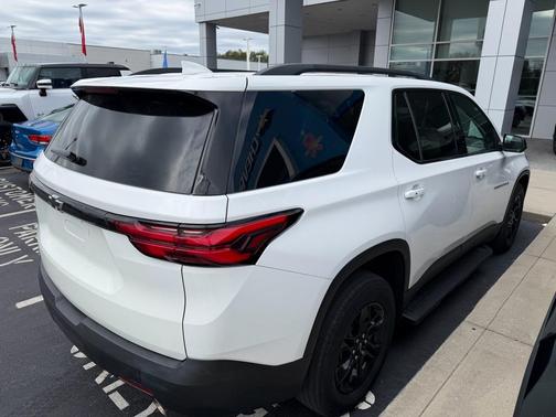 2022 Chevrolet Traverse LS