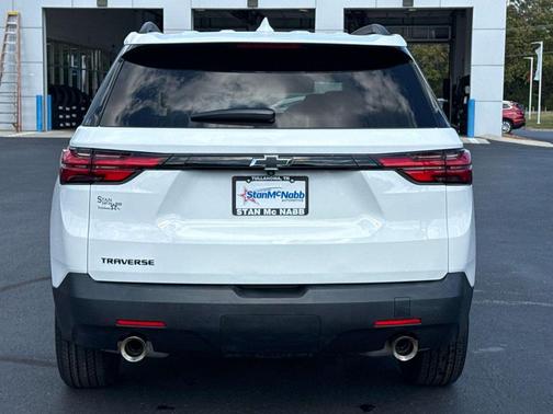 2022 Chevrolet Traverse LS