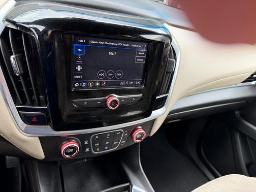 2022 Chevrolet Traverse LS