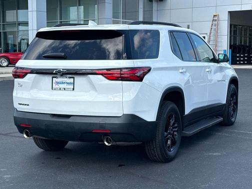 2022 Chevrolet Traverse LS