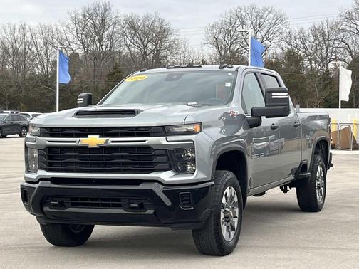 2024 Chevrolet Silverado 2500 Custom