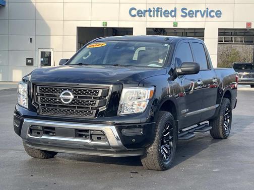 2021 Nissan Titan SV